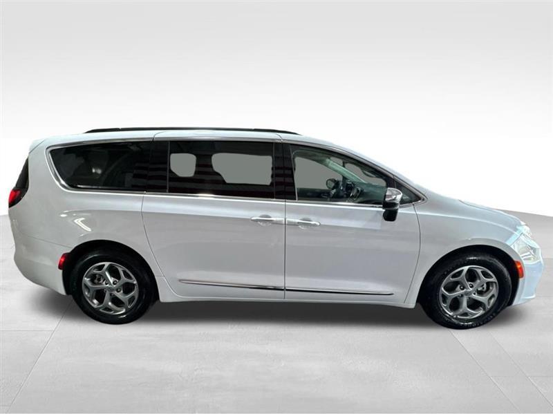 Chrysler Pacifica Limited 2023