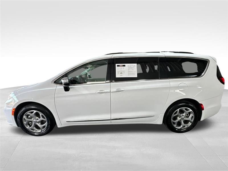 Chrysler Pacifica Limited 2023