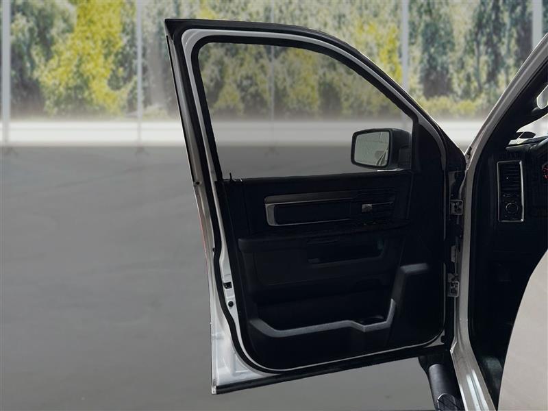 RAM 1500 SLT Quad Cab 4WD 2021