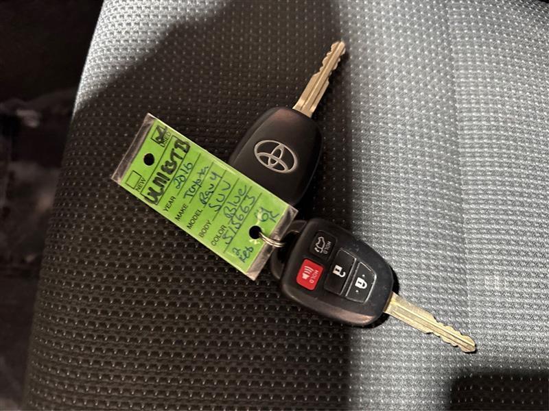 Toyota RAV4 XLE AWD 2016
