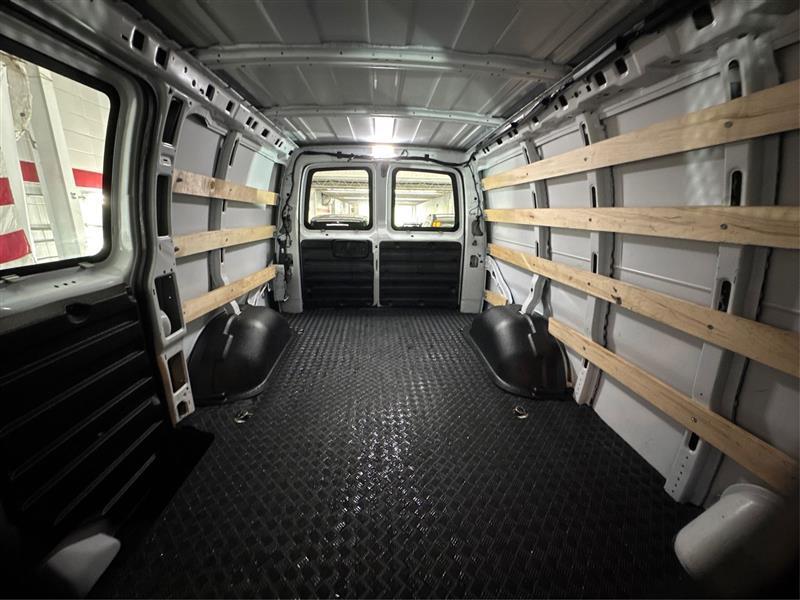 GMC Savana G2500 Cargo 2025