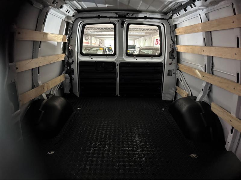 GMC Savana G2500 Cargo 2025