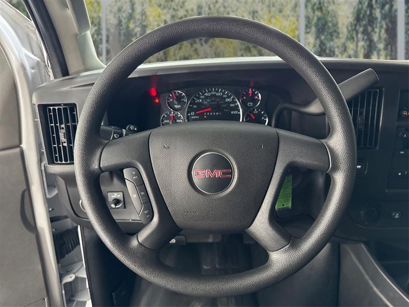 GMC Savana G2500 Cargo 2025