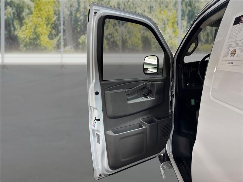 GMC Savana G2500 Cargo 2025