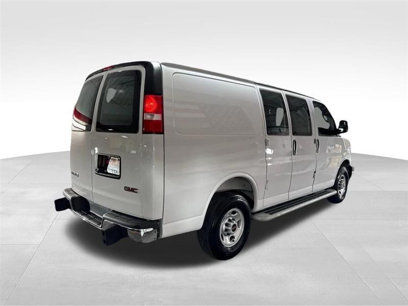 GMC Savana G2500 Cargo 2025