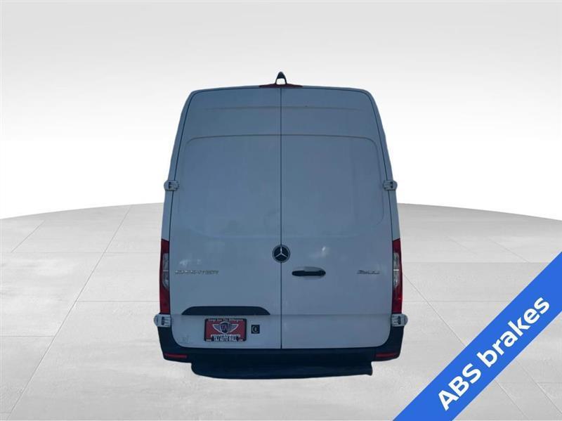 Mercedes-Benz Sprinter 2500 170-in. WB 2021