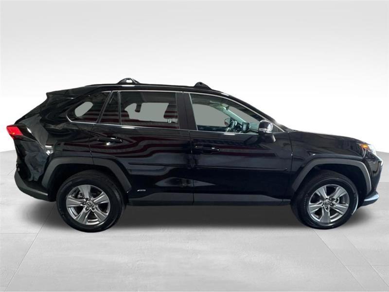 Toyota RAV4 Hybrid XLE 2022