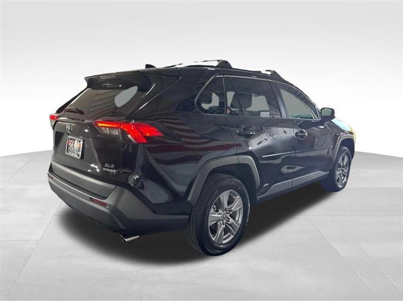 Toyota RAV4 Hybrid XLE 2022