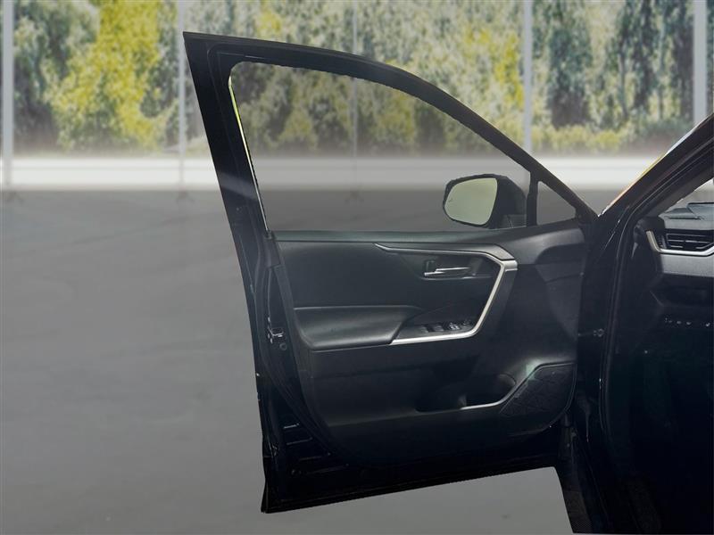 Toyota RAV4 Hybrid XLE 2022