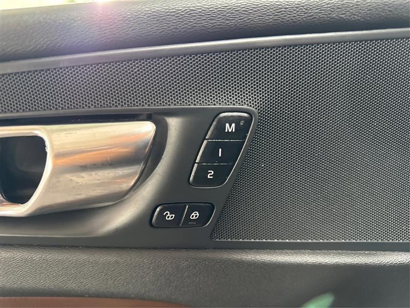 Volvo XC60 T5 Momentum AWD 2021