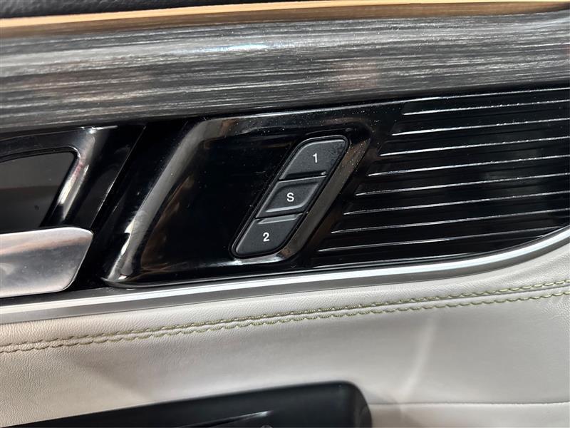 Jeep Wagoneer Series II 4WD 2022
