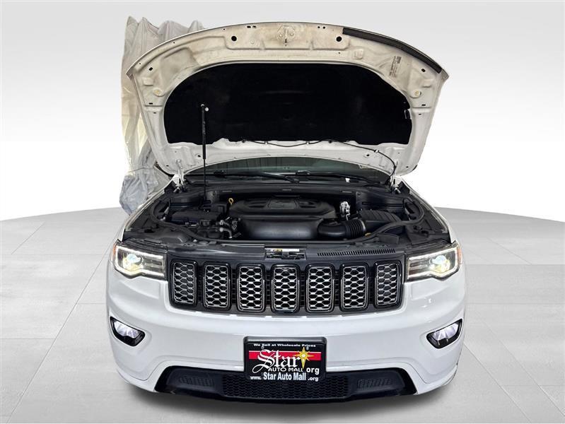 Jeep Grand Cherokee Laredo 4WD 2020