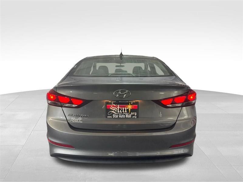 Hyundai Elantra  2018