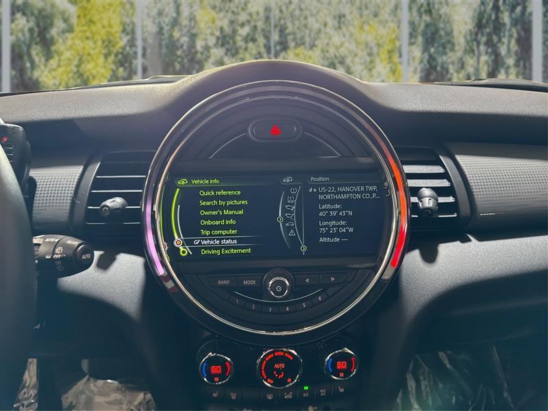 MINI Cooper Base 2015