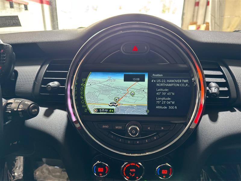 MINI Cooper Base 2015