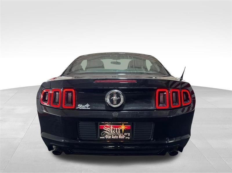 Ford Mustang V6 Coupe 2013