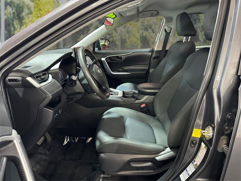 Toyota RAV4 Hybrid LE 2020