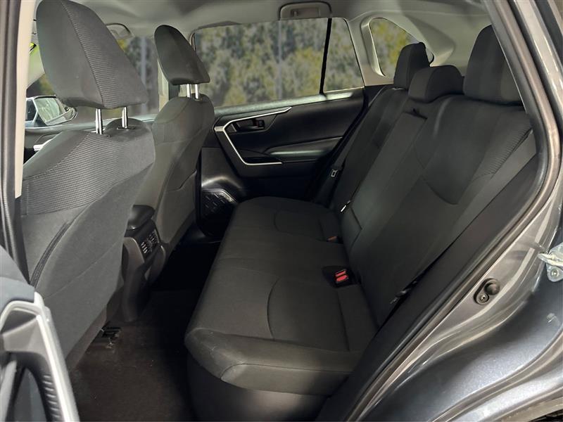 Toyota RAV4 Hybrid LE 2020