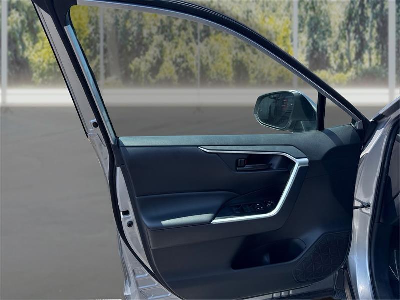 Toyota RAV4 Hybrid LE 2023