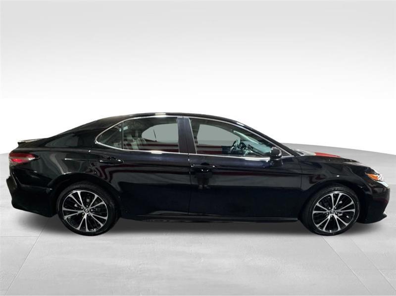 Toyota Camry SE 2019