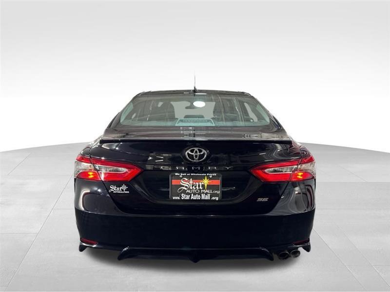 Toyota Camry SE 2019