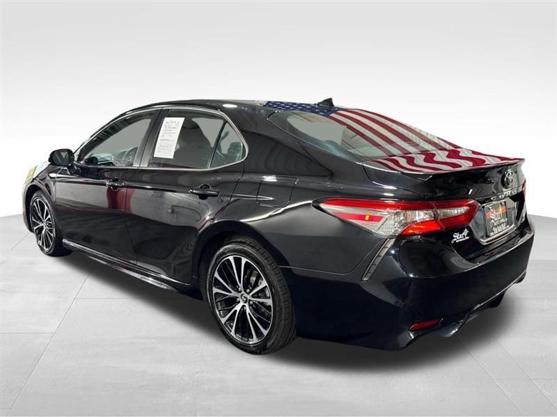 Toyota Camry SE 2019