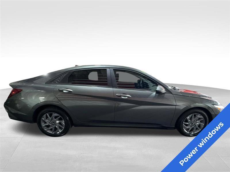 Hyundai Elantra SEL 2024