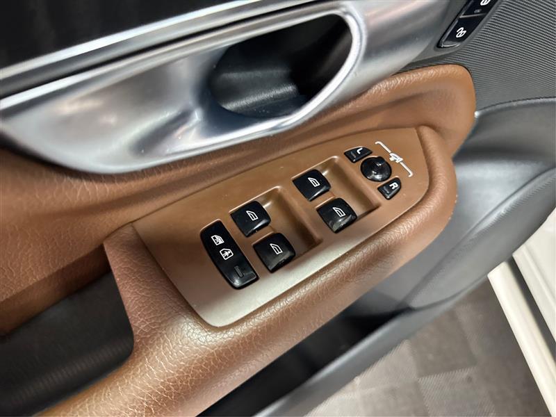 Volvo XC90 T6 Momentum AWD 2020