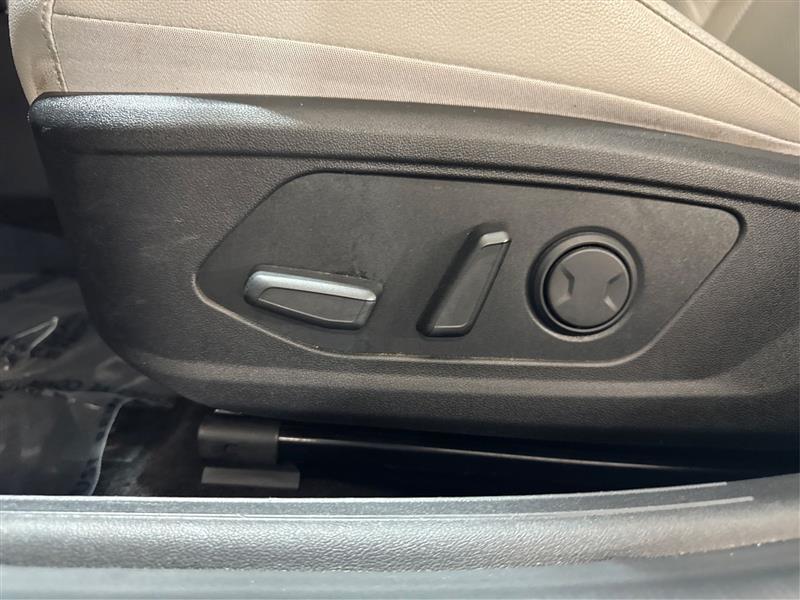 Hyundai Elantra Limited Hybrid 2021