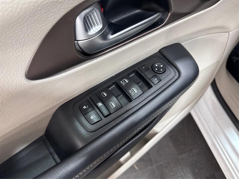 Chrysler Voyager LX 2023