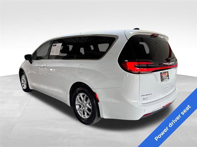 Chrysler Pacifica Touring L 2023