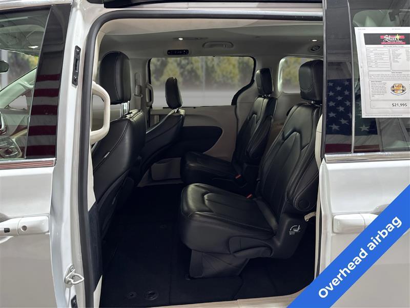 Chrysler Pacifica Touring L 2023