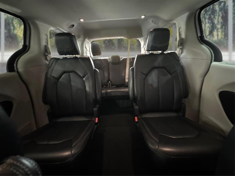 Chrysler Pacifica Touring L 2023
