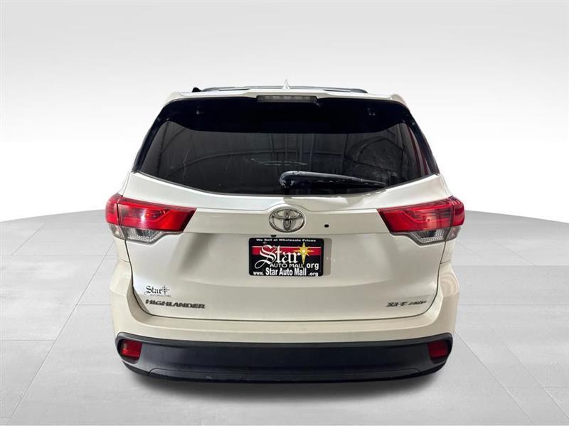 Toyota Highlander XLE AWD V6 2018