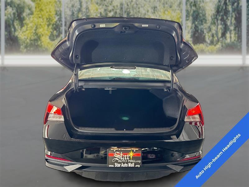 Hyundai Elantra SEL 2023