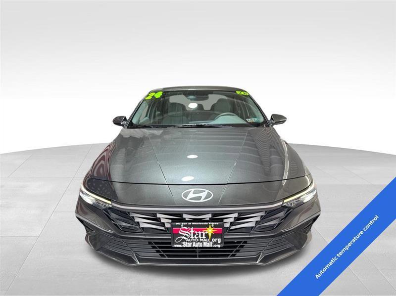 Hyundai Elantra Blue Hybrid 2024