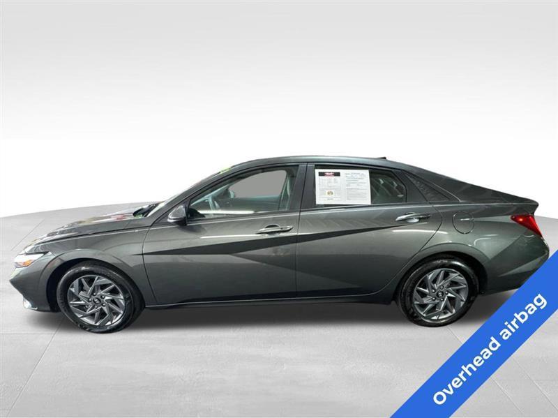 Hyundai Elantra Blue Hybrid 2024