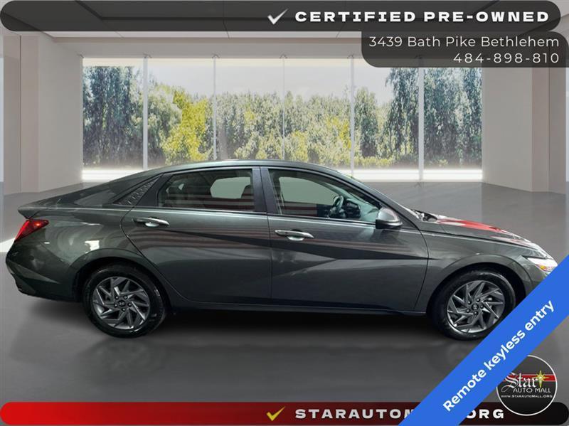 Hyundai Elantra Blue Hybrid 2024
