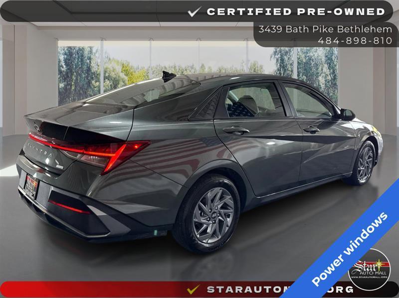 Hyundai Elantra Blue Hybrid 2024