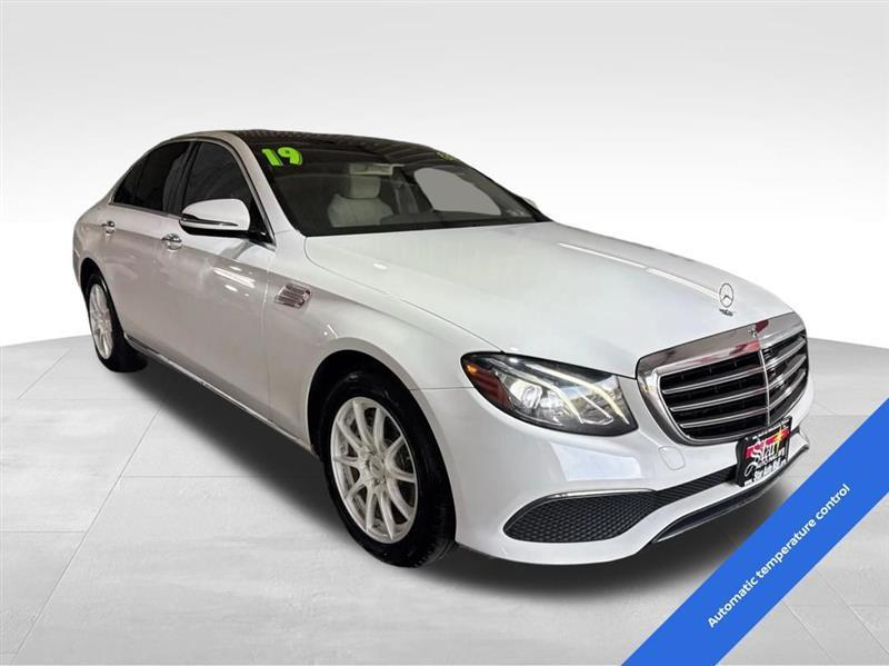 Mercedes-Benz E-Class E300 Luxury 4MATIC Sedan 2019
