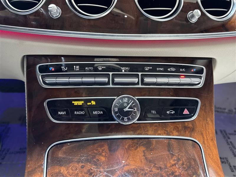 Mercedes-Benz E-Class E300 Luxury 4MATIC Sedan 2019