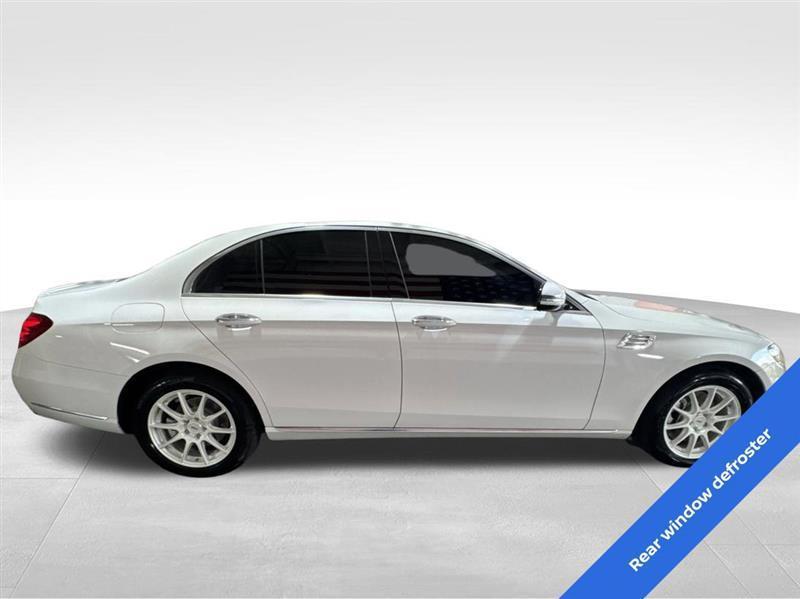Mercedes-Benz E-Class E300 Luxury 4MATIC Sedan 2019