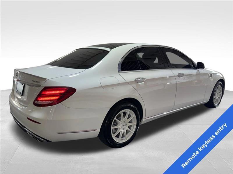 Mercedes-Benz E-Class E300 Luxury 4MATIC Sedan 2019