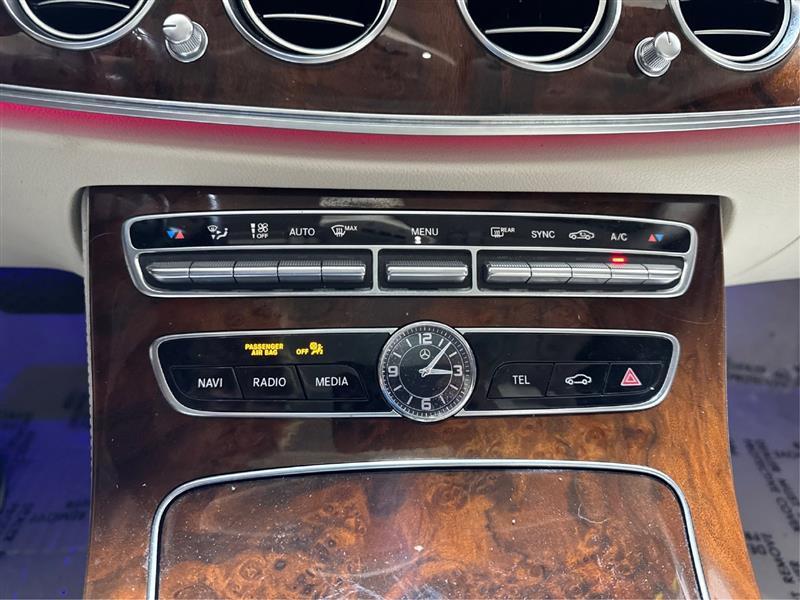 Mercedes-Benz E-Class E300 Luxury 4MATIC Sedan 2019
