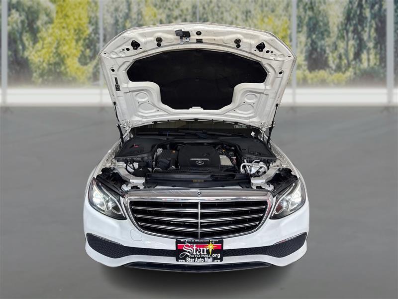 Mercedes-Benz E-Class E300 Luxury 4MATIC Sedan 2019