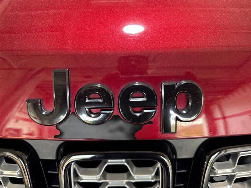 Jeep Grand Cherokee photo 24