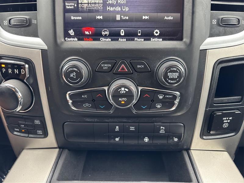 RAM 1500 SLT Quad Cab 4WD 2020