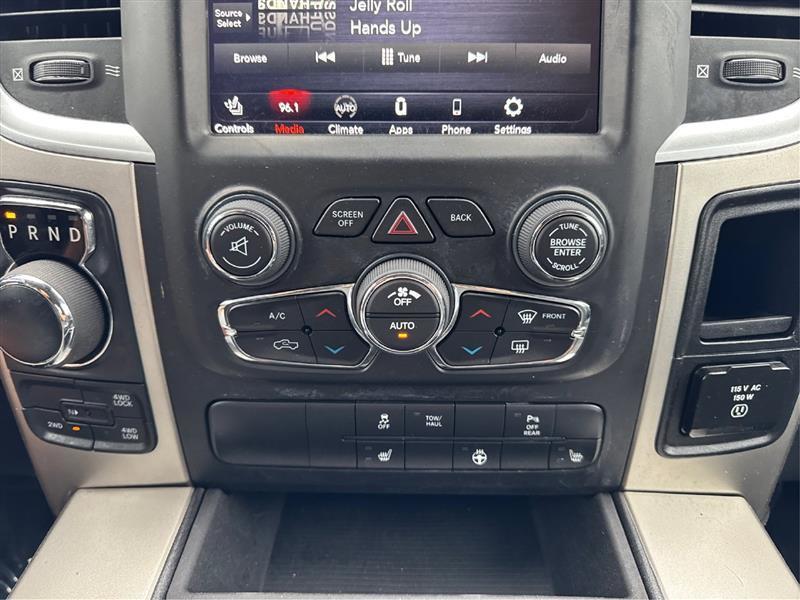 RAM 1500 SLT Quad Cab 4WD 2020