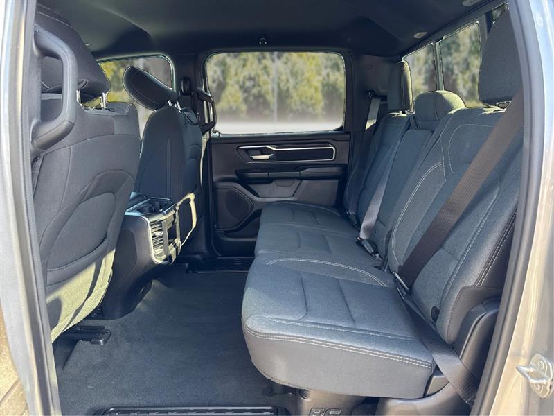 RAM 1500 Big Horn Crew Cab SWB 4WD 2023