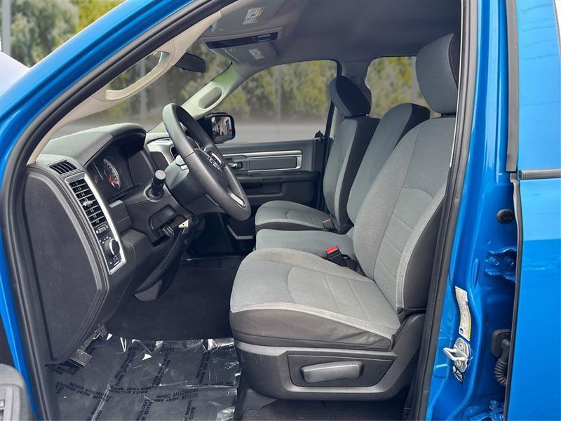 RAM 1500 SLT Quad Cab 4WD 2024